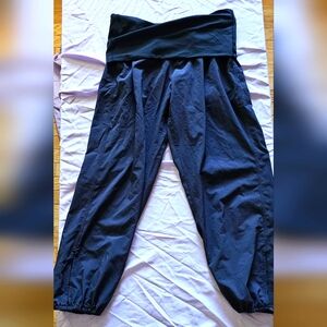 Lightweight Lululemon crops